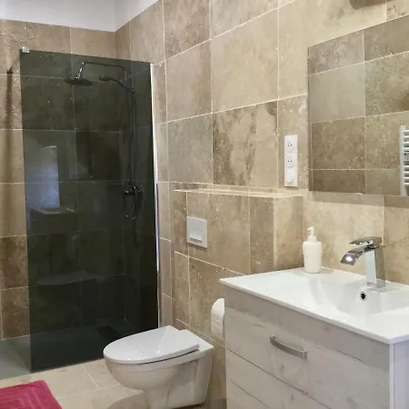 Alojamento de Acomodação e Pequeno-almoço Chambre d'hôtes Eloi Merle