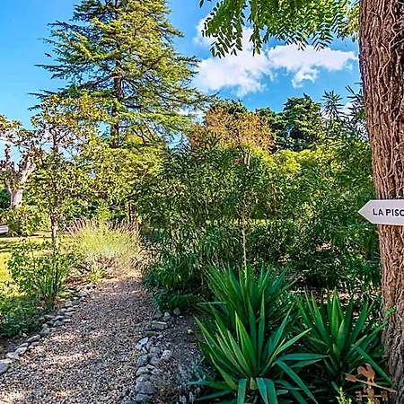 Eloi Merle - D'hotes Bed & Breakfast 3*